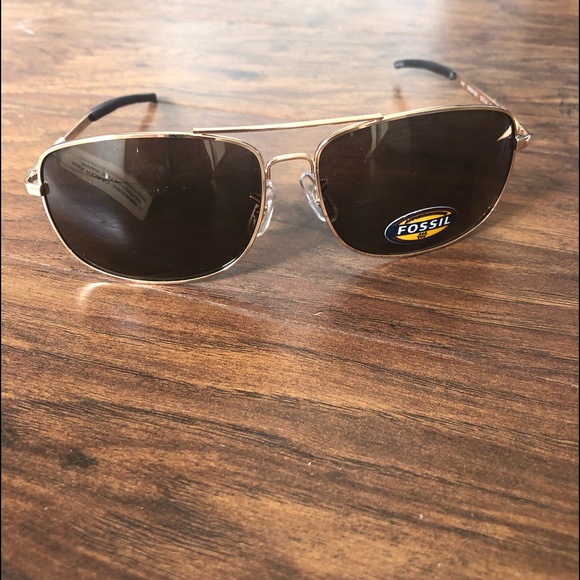 Fossil Other - NWT Fossil Aviators sunglasses